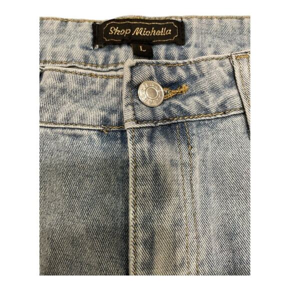 RHINESTONE Fringe Pocket Detail Light Wash Denim Raw Edge Shorts Size L - Picture 9 of 9